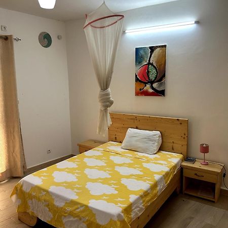 Chambre Spacieuse Avec Balcon - Salle De Bain Exterieure Privee & Breakfast Сен-Луи Экстерьер фото