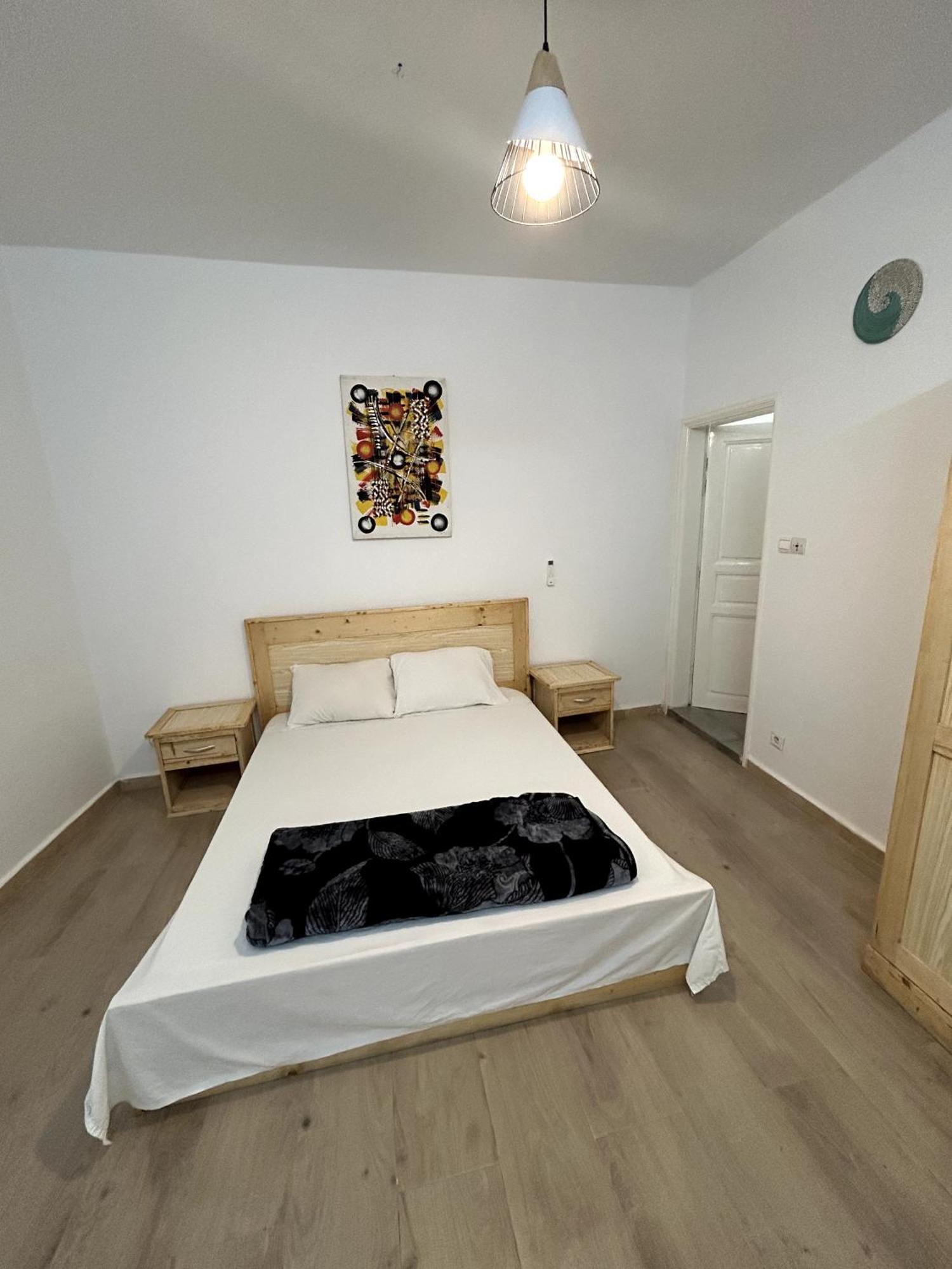 Chambre Spacieuse Avec Balcon - Salle De Bain Exterieure Privee & Breakfast Сен-Луи Экстерьер фото